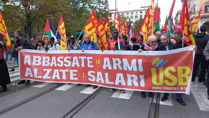 Trieste, presidio Usb al Porto: “Noi non lavoriamo per la guerra”