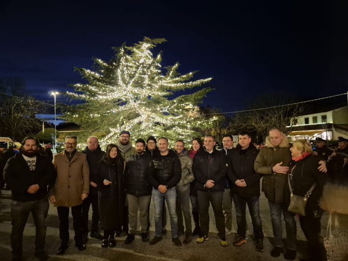 Duino Aurisina inaugura il Natale: eventi, tradizioni e comunità unite per le feste (VIDEO)