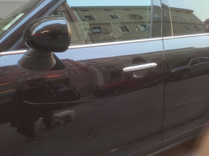 “Auto rigate ogni notte in via della Geppa”: nuova segnalazione di vandalismo, monta la rabbia