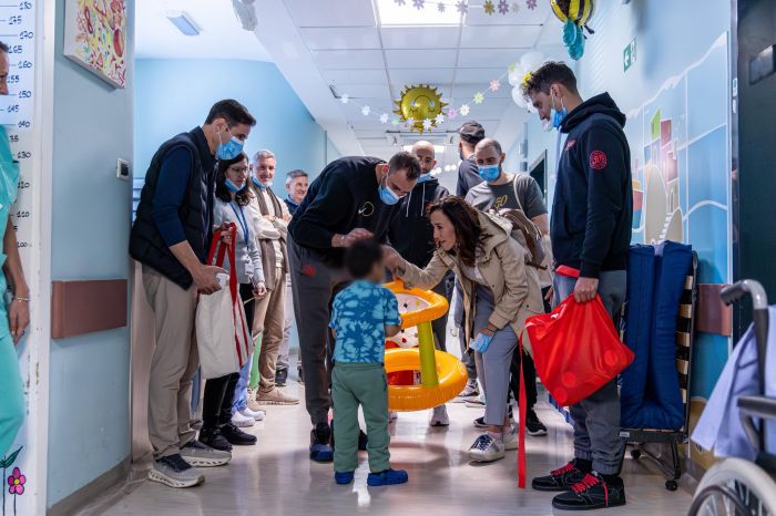 Pallacanestro Trieste al Burlo, i campioni del basket portano sorrisi e speranza ai piccoli pazienti