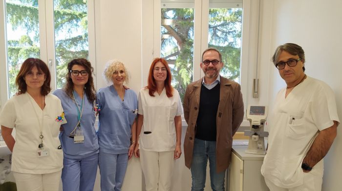 Un dono per vedere meglio il futuro: la Comunità Evangelica regala un frontifocometro al Burlo