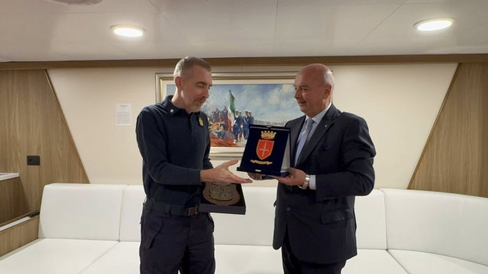 Consegna Bandiera di Combattimento, Dipiazza: "Giornata più emozionante della mia vita da sindaco” (VIDEO)