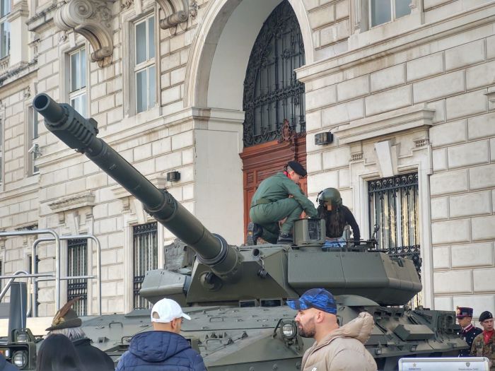 Adesso Trieste: “Eventi militari aperti ai bambini inopportuni, città promuova messaggi di pace”