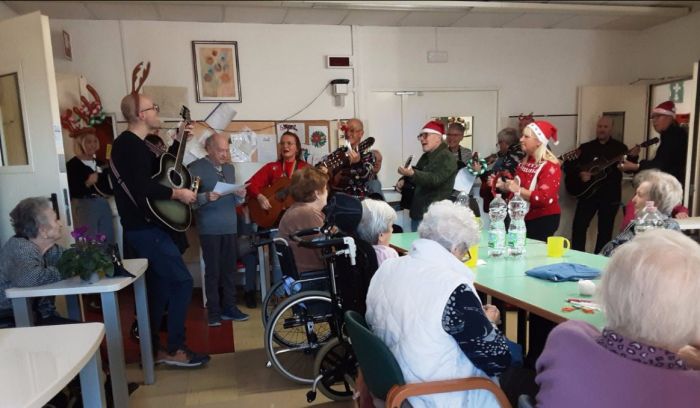 San Nicolò porta la magia del Natale alla casa di riposo di Muggia