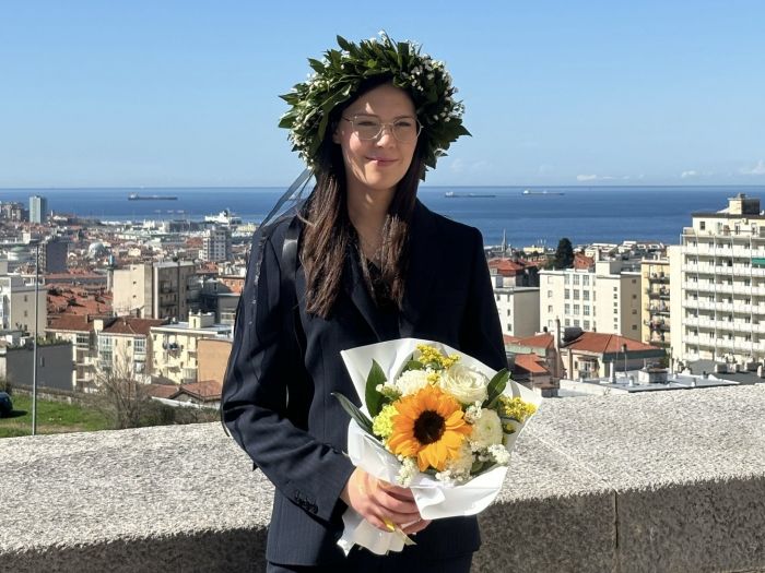 Festeggia la laurea prima del tempo: Ludovica si prende 106 e fa sorridere anche i prof