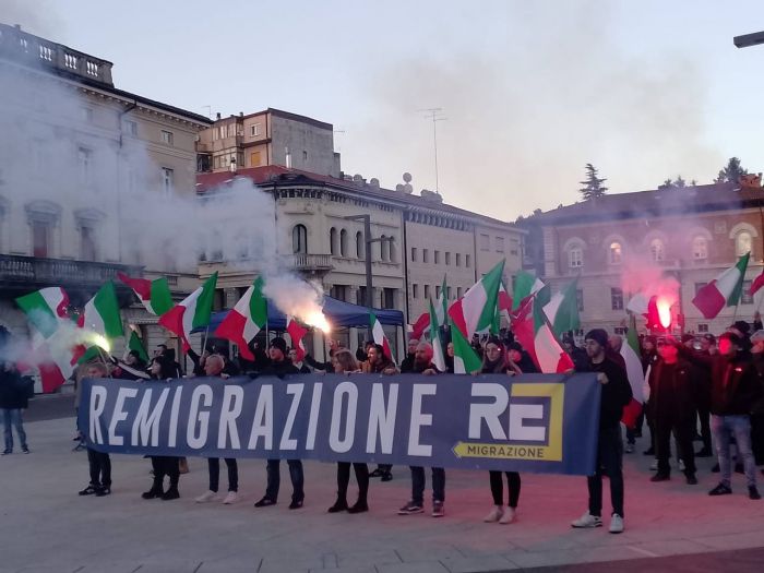 Monfalcone, mobilitazione sulla remigrazione: massiccia presenza in piazza e messaggio diretto