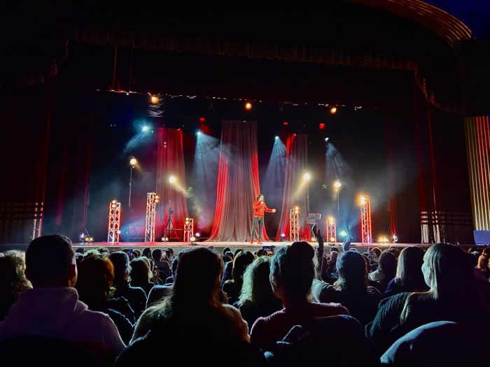 Max Angioni fa ridere e divertire il Rossetti: meritatissimo sold-out! 
