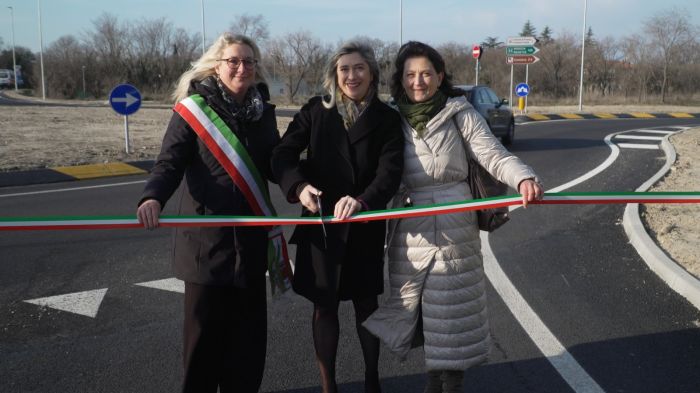 Inaugurata nuova splendida rotatoria nei pressi del Centro Lanza! Traffico più scorrevole! (VIDEO)