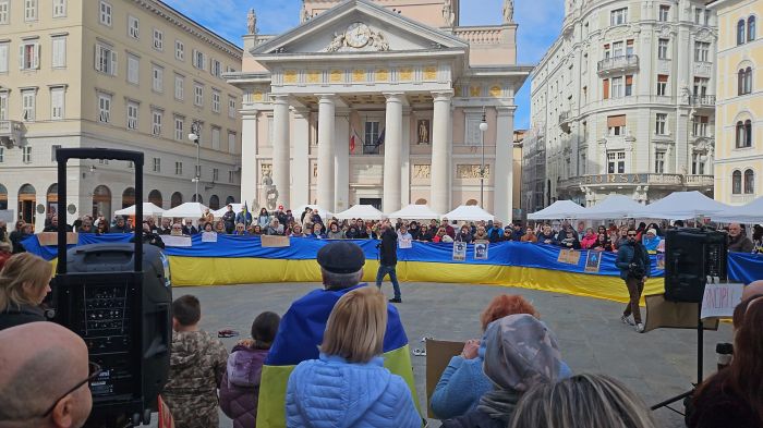  Friuli Venezia Giulia al fianco dell'Ucraina dopo 4 anni di conflitto, manifestazioni in tutta la regione 