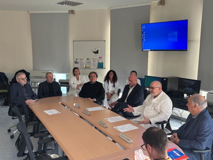 Cattinara, inaugurata nuova sala multimediale della Cardiochirurgia grazie agli Amici del Cuore