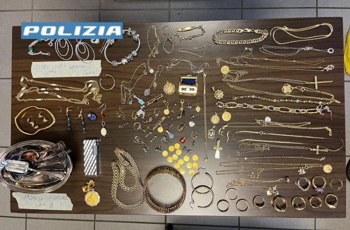 Sgominata una banda specializzata in furti in appartamento: 4 cittadini albanesi fermati 