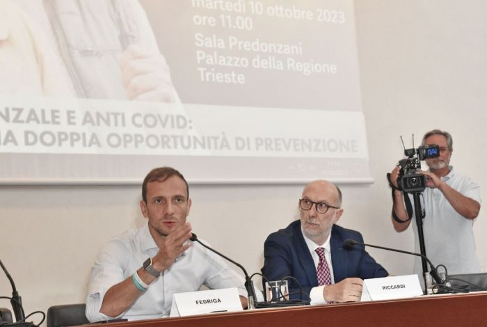 Presentata la campagna contro influenza e Covid: somministrazione contemporanea da lunedì (VIDEO)