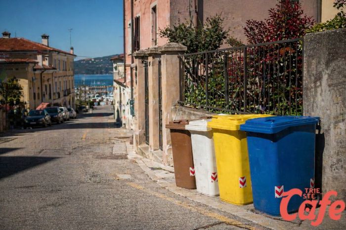 Muggia, raccolta rifiuti nel mirino: “Non smantellare il porta a porta, ha già dato risultati”