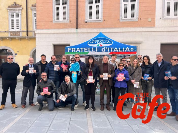 Fratelli d’Italia, gazebo in Largo Bonifacio: firme per vietare velo integrale nei luoghi pubblici