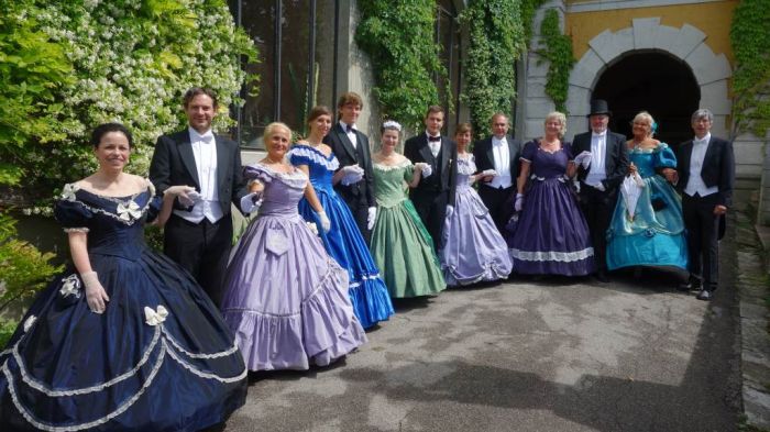Domenica l'atteso Ballo delle Azalee al Castello di Duino