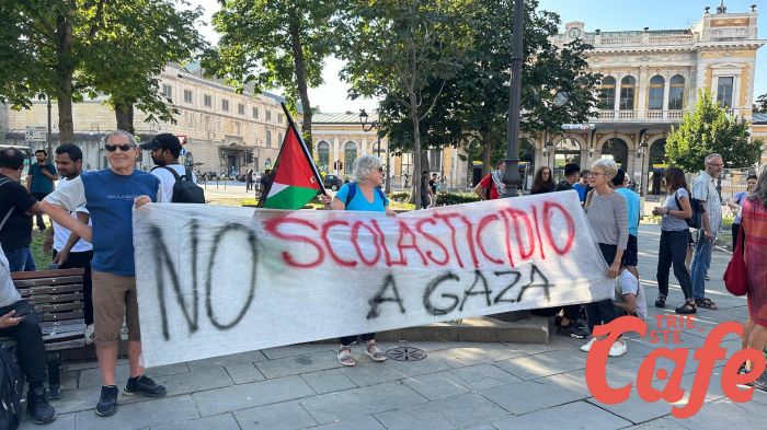 In piazza Libertà partecipata "assemblea pubblica contro il g7 della (d)istruzione" 