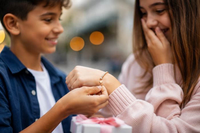 Trieste, a 11 anni conquista tutti con eleganza e dolcezza: “Volevo portarti un regalo prima di dirti sì”