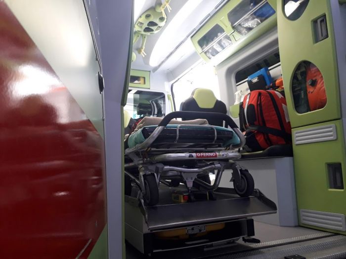 Bimbo si ustiona con l'acqua bollente in casa a Pavia, grave