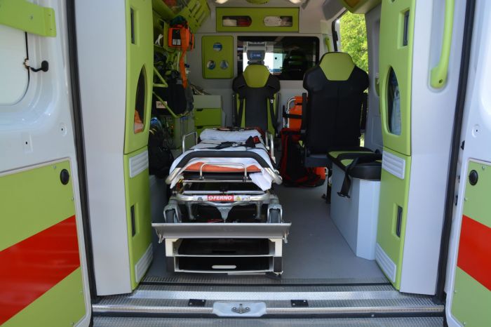 Fvg, scontro auto-moto: centauro trentenne rovina a terra malamente a seguito dell'impatto.