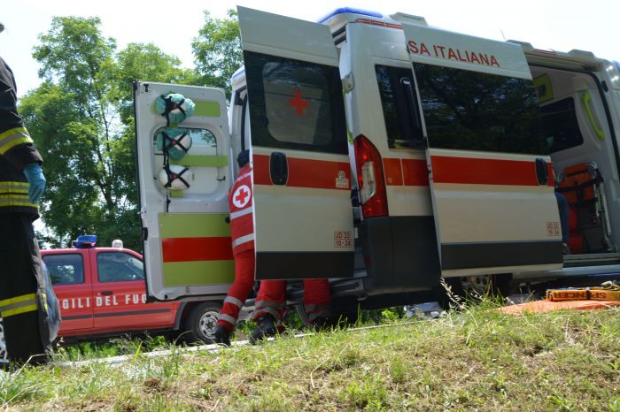 Tragedia in via Carnaro: motociclista perde la vita