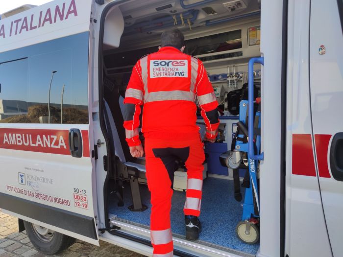 Tragedia a Chioggia, camion rifiuti in retromarcia travolge e uccide un uomo