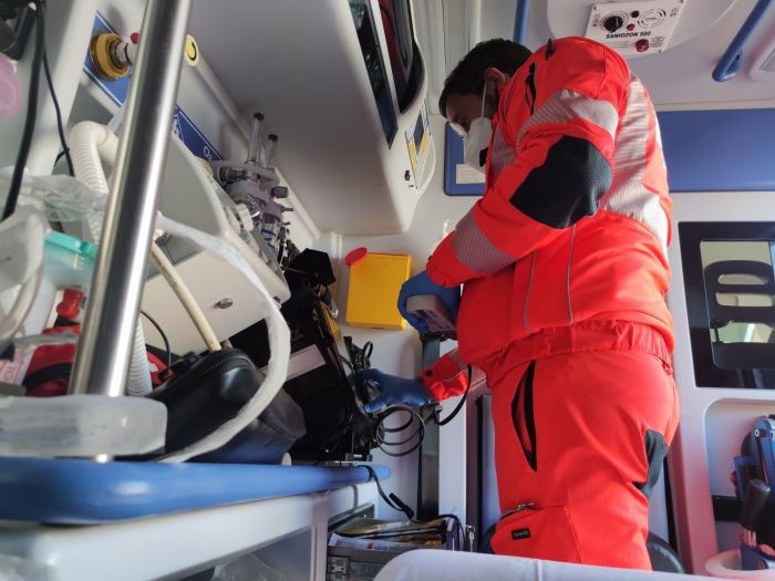 Malore in mare, muore primario bari multato per troppo lavoro durante covid