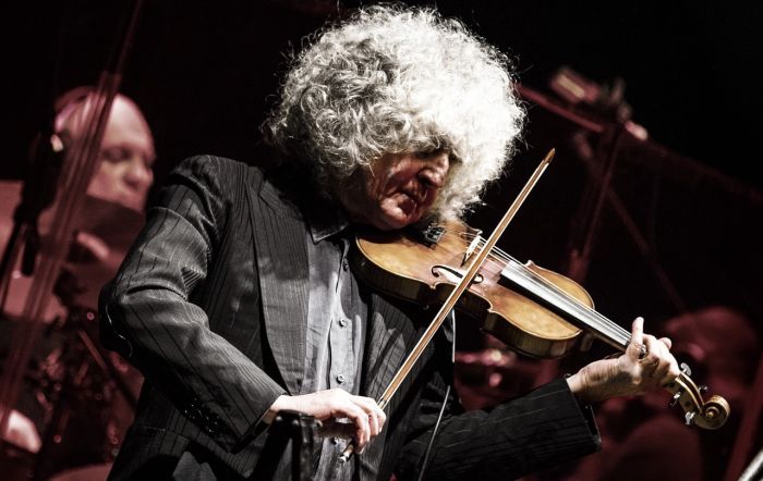 Angelo Branduardi porta “Il Cantico” al Teatro Goldoni: musica, spiritualità e poesia nel segno di San Francesco