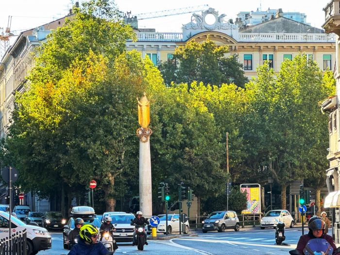 Trieste apre le porte alla tolleranza: il Mercato Coperto diventa galleria d’arte internazionale