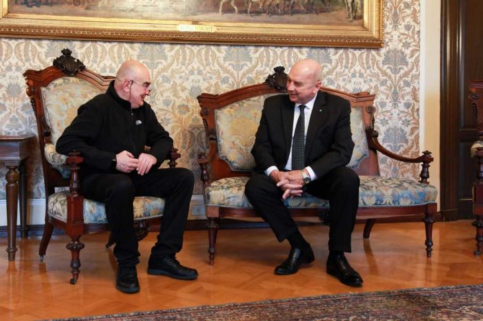 Il Sindaco Dipiazza ha ricevuto il Direttore della Caritas diocesana Padre Giovanni La Manna 
