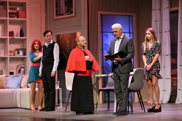 Biagio Izzo al Teatro Bobbio di Trieste con “L’arte della truffa”: dal 26 febbraio al 1 marzo