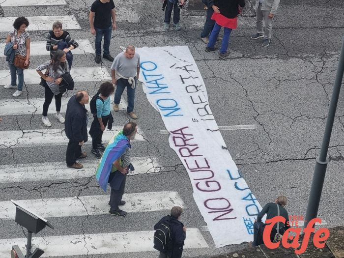 Solidarietà al porto di Trieste. venerdì No Green Pass in presidio al tribunale