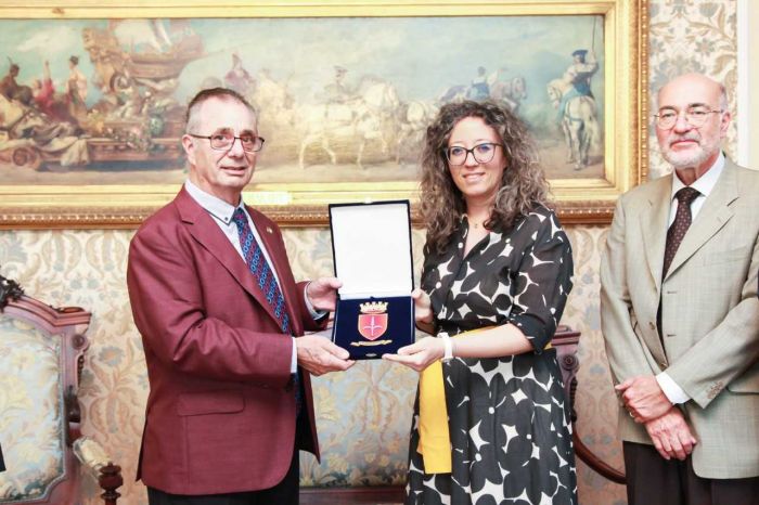 Riconoscimento a Mario Paolo Vittorio Donda, Presidente dell'associazione Giuliani di Canberra