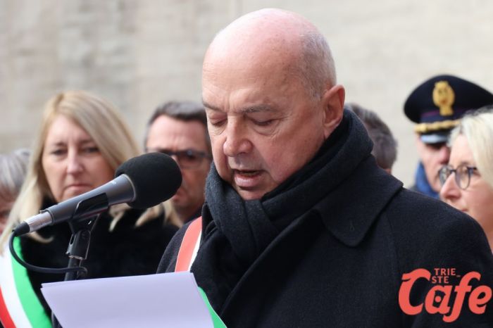 Trieste, Dipiazza attacca Roma sul limite dei 30 km/h: “E intanto i rifiuti li mandiamo a bruciare in Olanda”