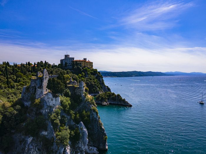 Pasqua al Castello di Duino: aperture straordinarie, mostre e visite anche al Bunker