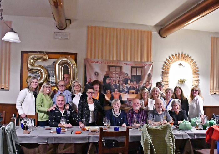 Cinquant’anni di amicizia e ricordi: la compagnia ICCI75 festeggia al Casa Rosandra