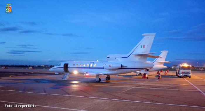 Trasporto di emergenza, aereo dell’Aeronautica Militare trasferisce 72ebnne da Catanzaro a Palermo