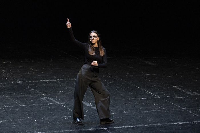 Aurora Leone per la prima volta in scena a Trieste al Teatro Miela con "Tutto Scontato"