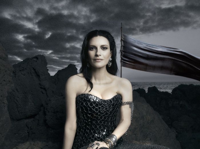 Laura Pausini lancia il tour globale e sceglie Lignano per aprire l’estate negli stadi 2027