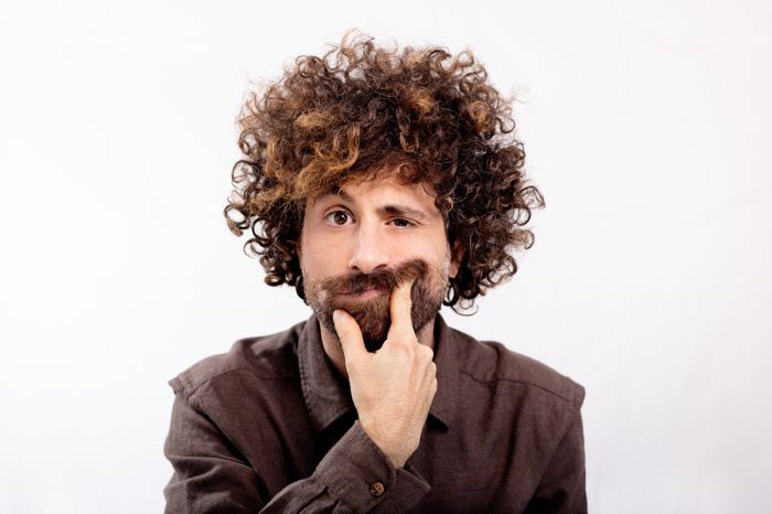 GIO EVAN, lo scrittore, poeta e cantautore a ottobre farà tappa al Teatro Nuovo Giovanni da Udine  