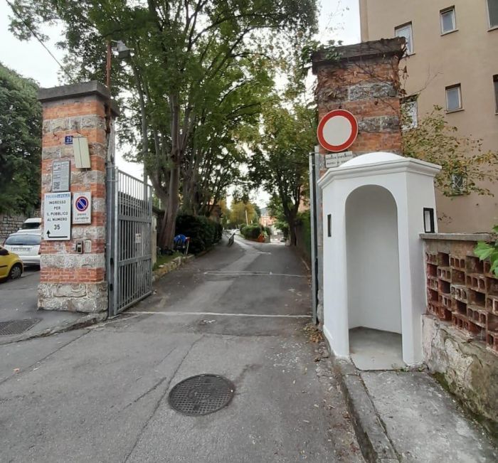Restaurata la garitta della caserma San Sebastiano della polizia locale, memorie dal passato