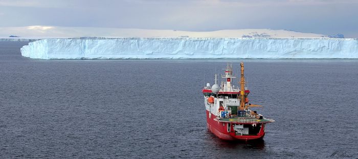 La Nave da ricerca Laura Bassi riparte verso l’Antartide