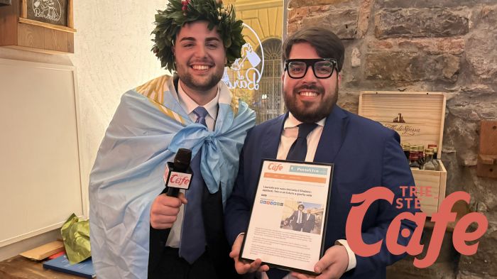 “Posso morire felice”: laurea, selfie col sindaco e intervista a sorpresa. Il trionfo di Nico (VIDEO)