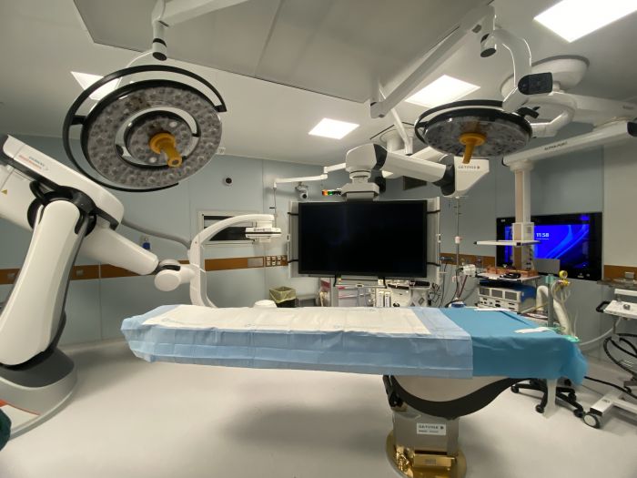 Cattinara, inaugurata prima sala operatoria ibrida del Fvg: innovazione al servizio della salute