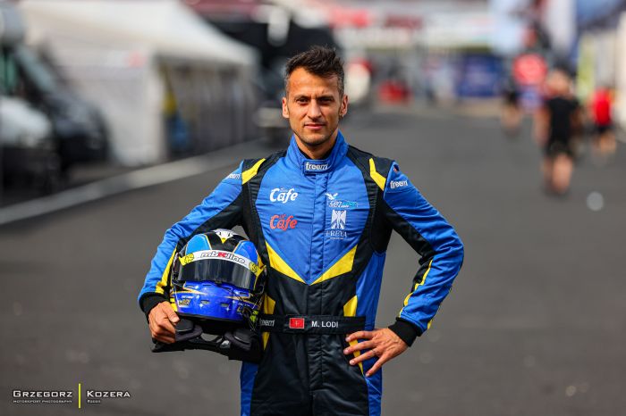 Matthias Lodi domina la GT4 Endurance e porta a casa il titolo