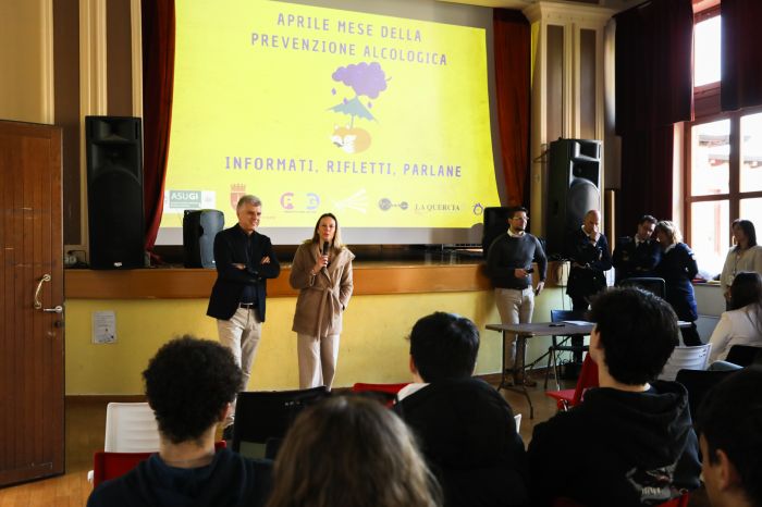 Giovani e prevenzione: al Polo Toti un incontro sull’uso consapevole e i rischi dell’alcol