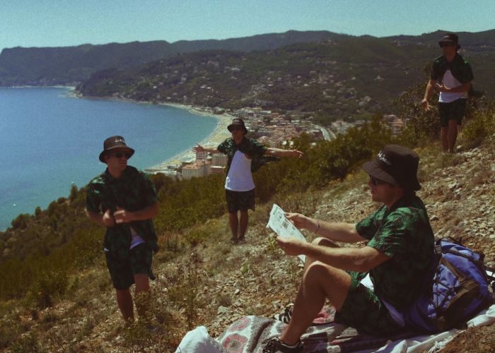 “Il Paese dei Balocchi”, nuova canzone del 25enne triestino ETRA: invito in un viaggio euforico