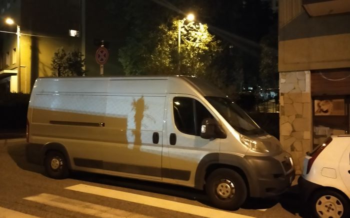Segnalazione di un parcheggio selvaggio: "Questa città è diventata una giungla"