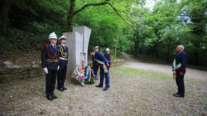 Deposte le corone in memoria dei Caduti della Resistenza: omaggio ai luoghi simbolo della Liberazione