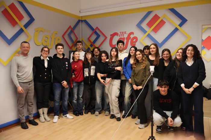 Dentro la redazione di Trieste Cafe: studenti del Deledda-Fabiani alla scoperta del giornalismo
