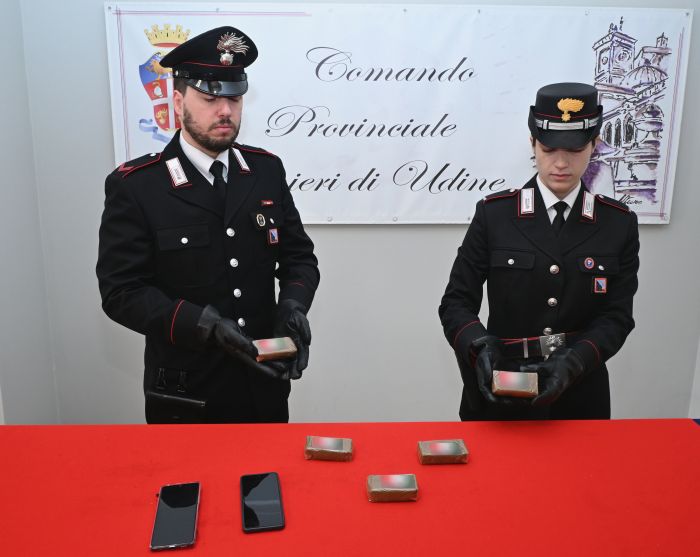 FVG, droga nascosta nella vettura, carabinieri arrestano il conducente
